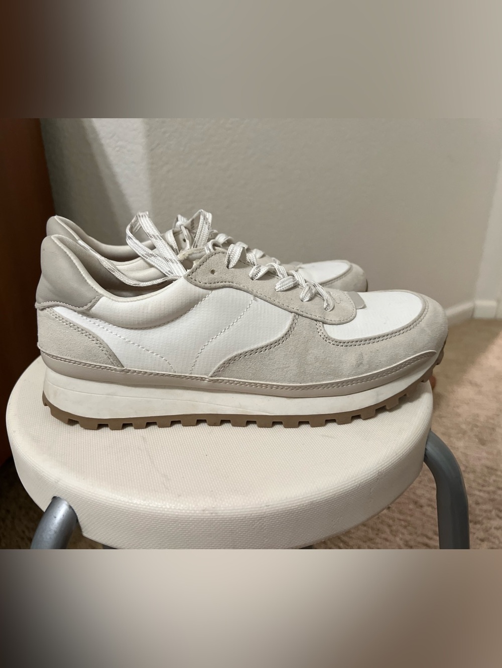 Universal Thread Women's White and Light Gray Suede-Trim Sneakers